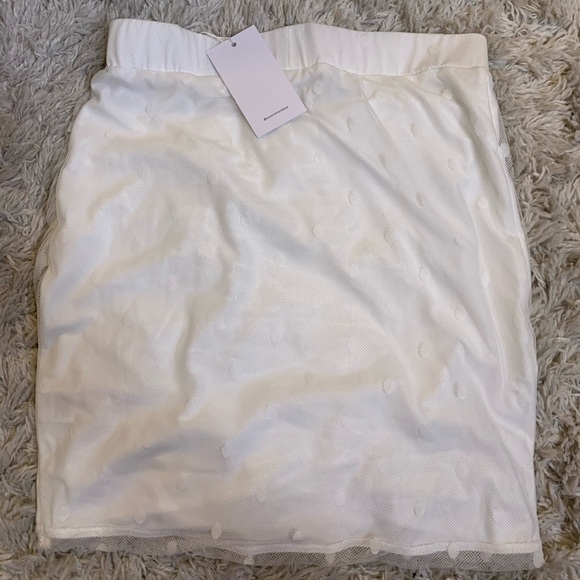 white skirt - Picture 3 of 4